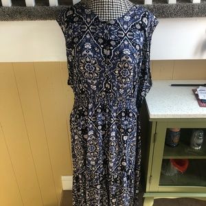 NWT Sleeveless Printed Maxi Dress